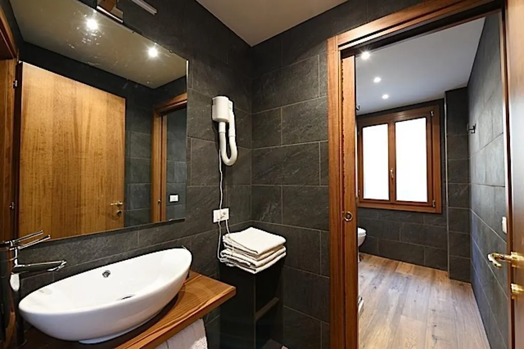 Mercerie E Capitello Apartments Венеция