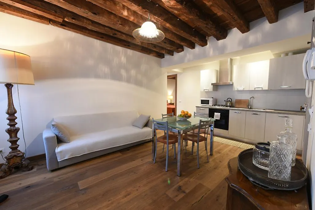 Mercerie E Capitello Apartments Венеция