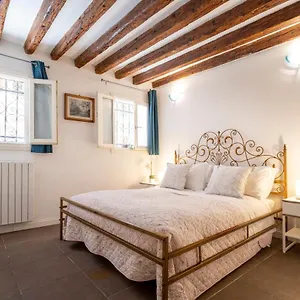 San Giacomo Pied-a-terre House By Wonderful Italy Apartment