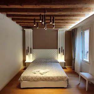 Deluxe 3 Bedroom Flat In Rialto Apartment