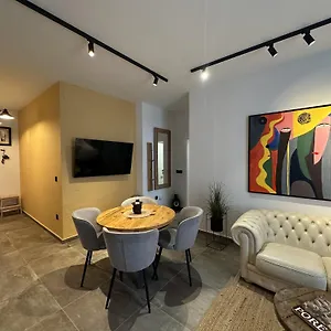 https://apartment-urban-black.in-istria.net